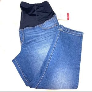 NWT Ingrid & Isabel Maternity Jeans Size 18